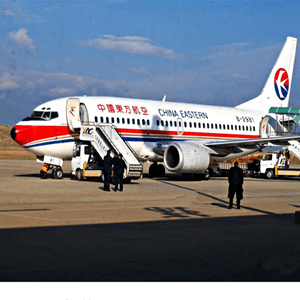 郑州航空运输航空快运业稳步发展的原因是什么？